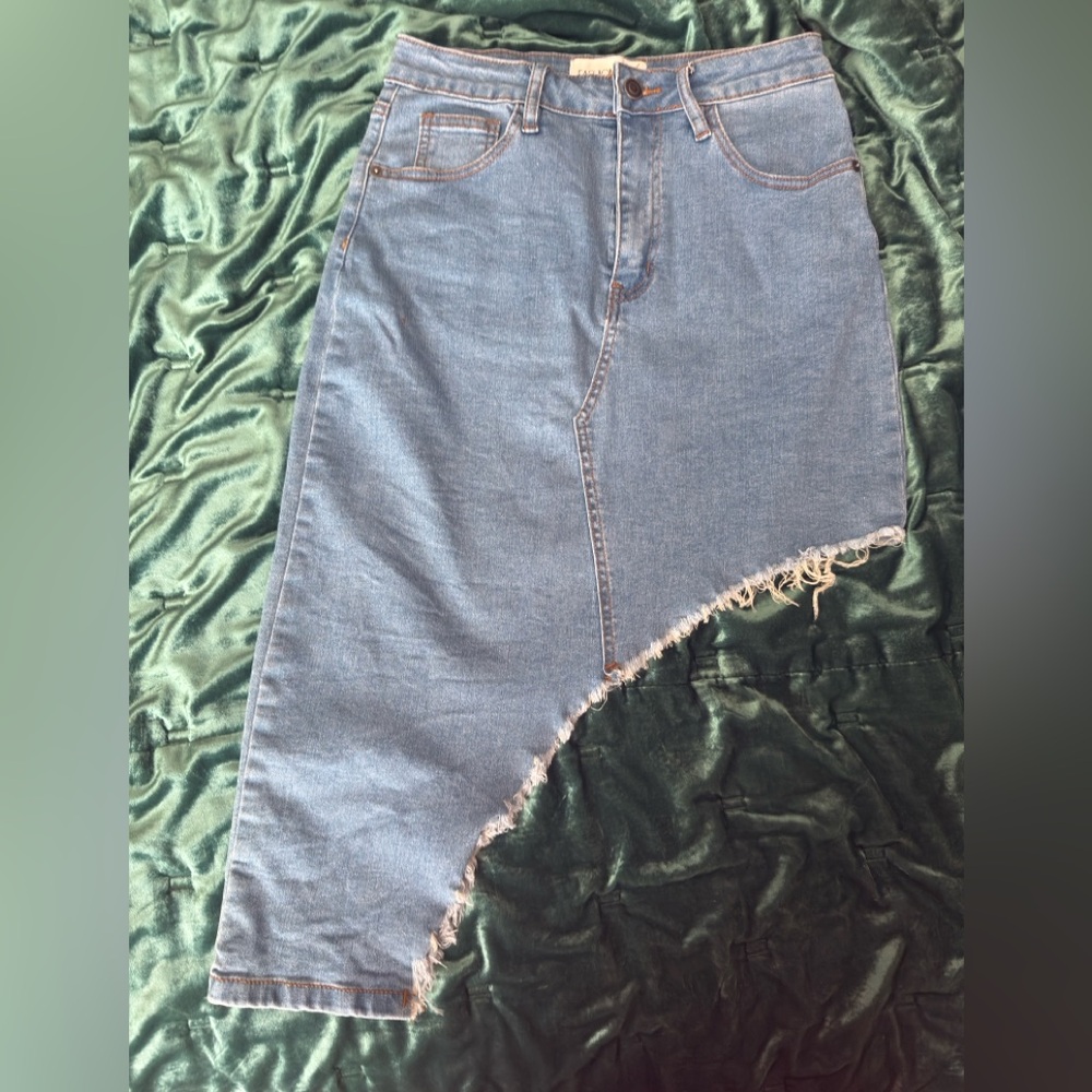 NWOT Fashion Nova Blue Denim Skirt